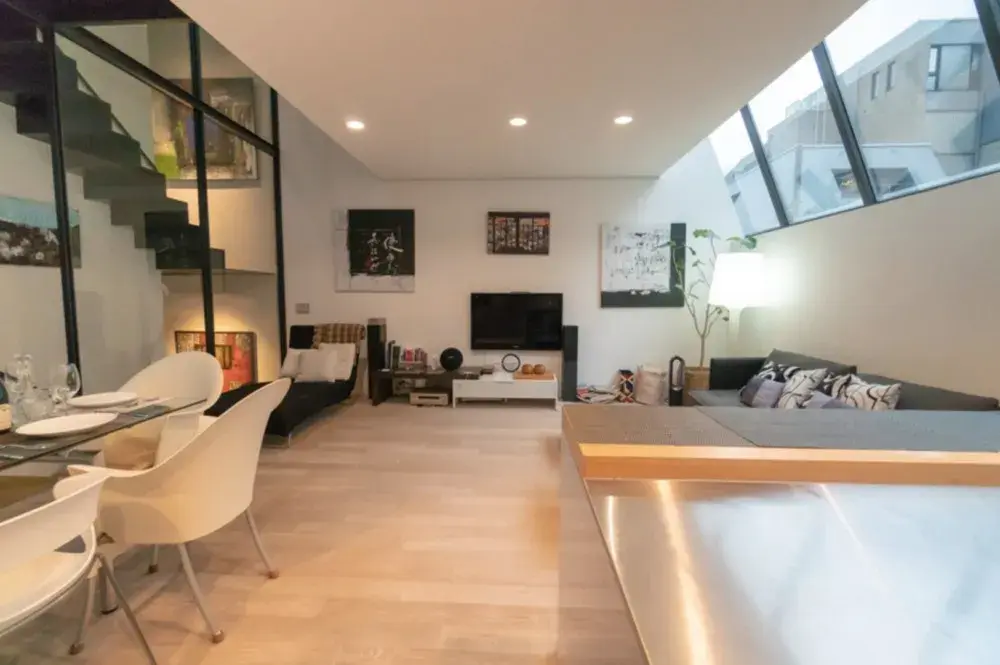 5 stories modern and designed house nearby busting Azabu Juban area.
