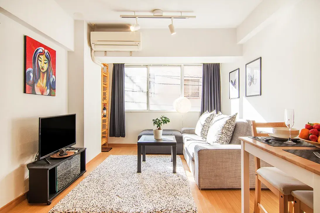 1LDK apartment in business center