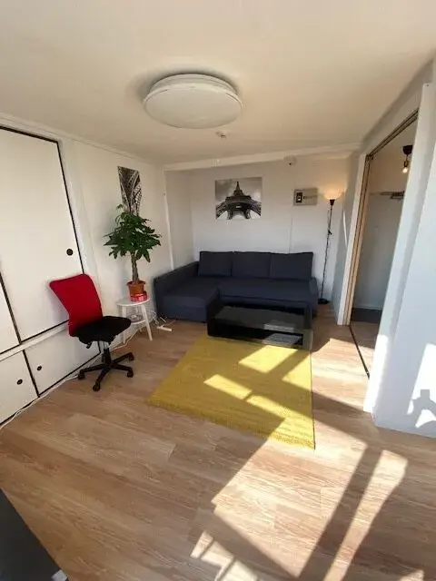 Spacious 1LDK Furnished Apartment in Meguro