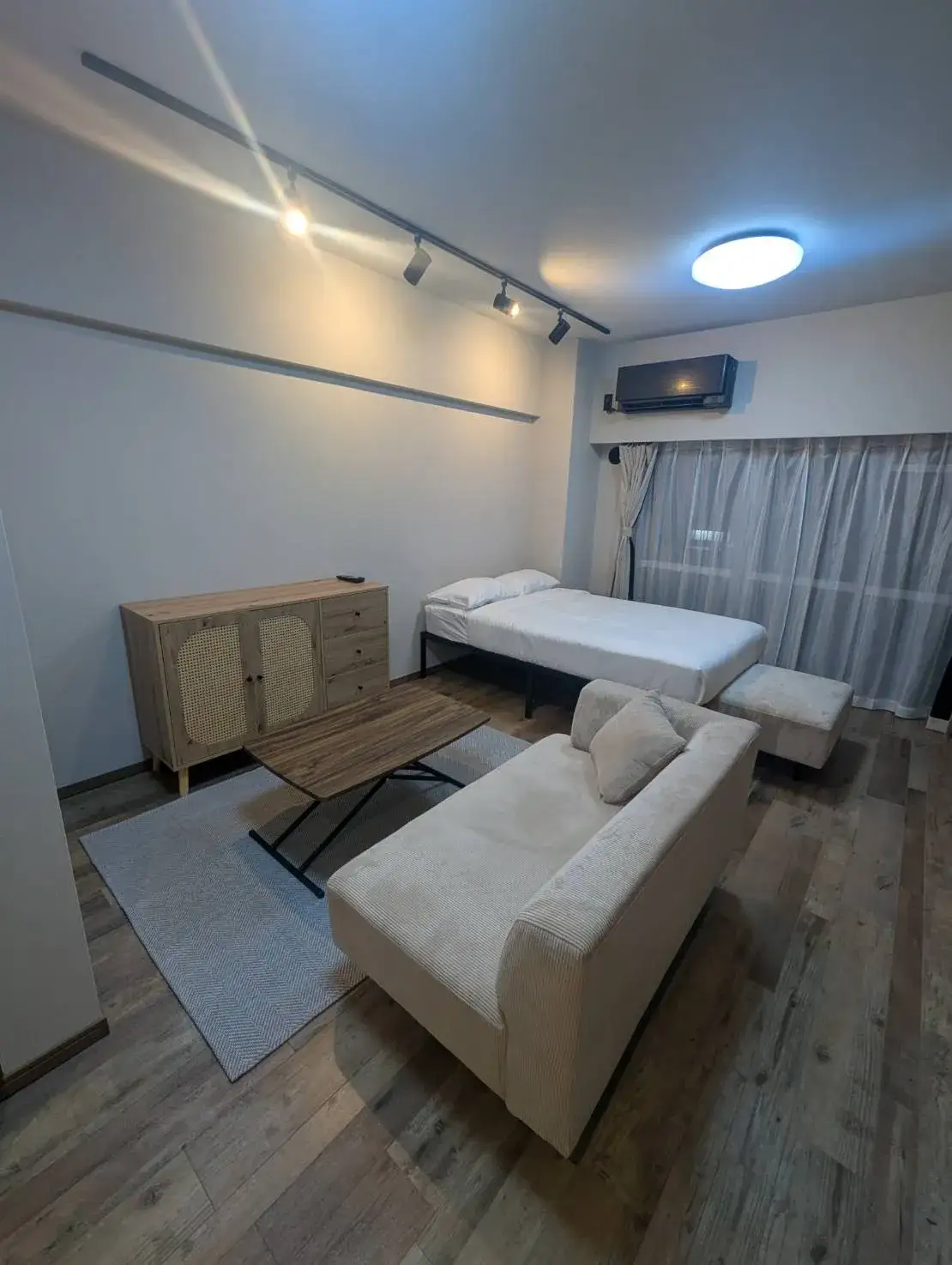 飯田橋ハイタウン — Iidabashi High Town — 家具付きアパート in 新宿, 東京